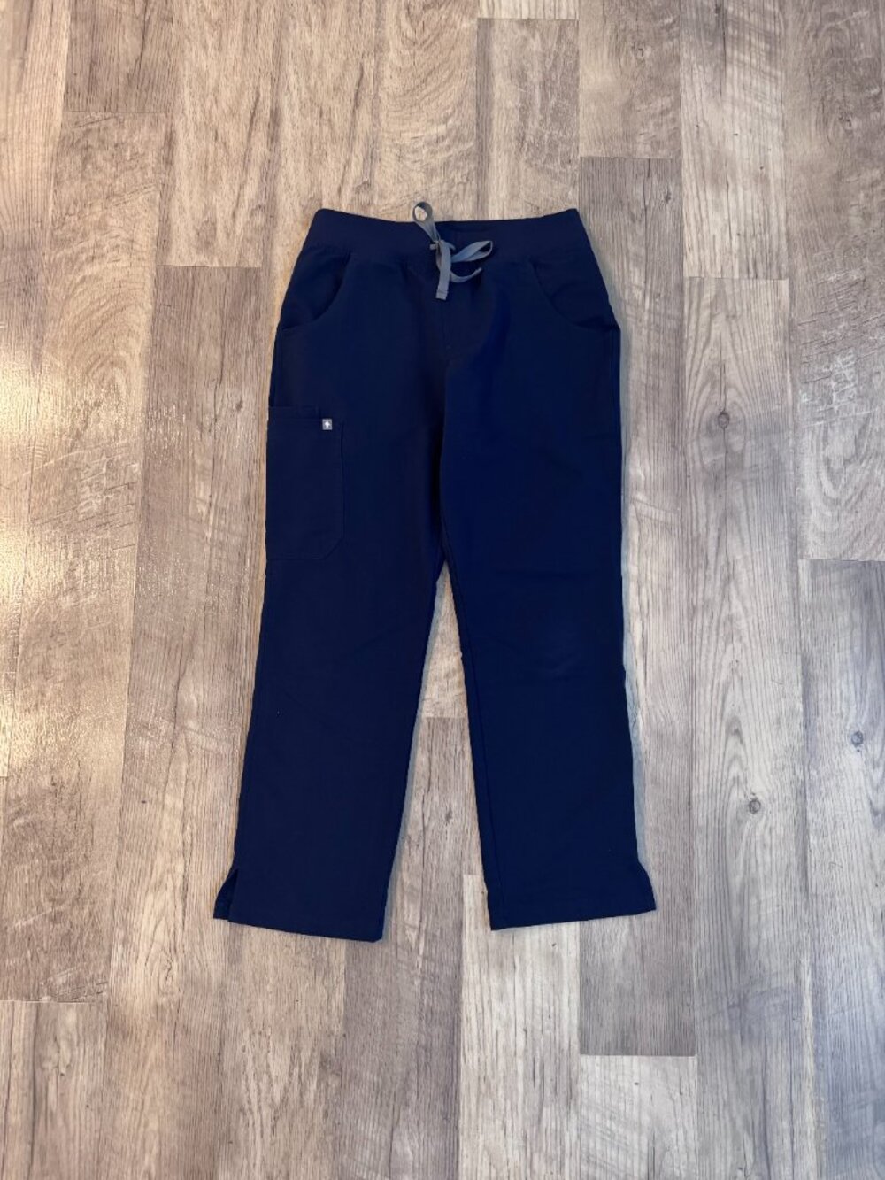 FIGS Kade Cargo Scrub Pant - Picture 2 of 2